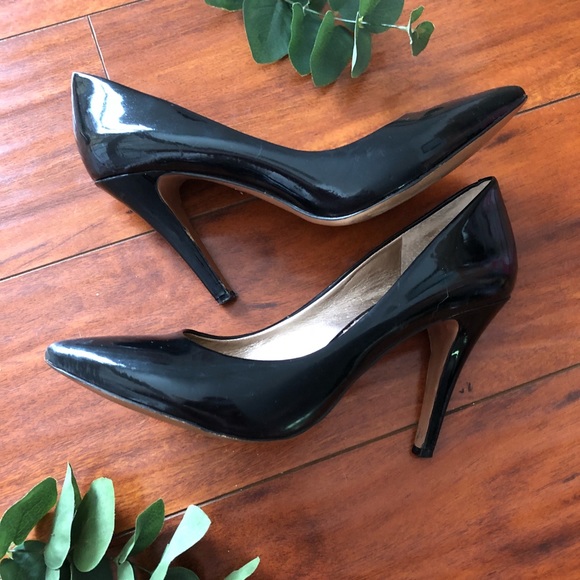 bcbg pointed toe pumps